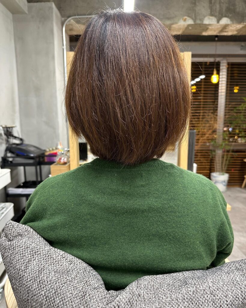 東京にお引越しされたお客様がわざわざ髪をやるためにいらしてくださいました。重さとメリハリのある、頭の形がきれいに見えるショートに。